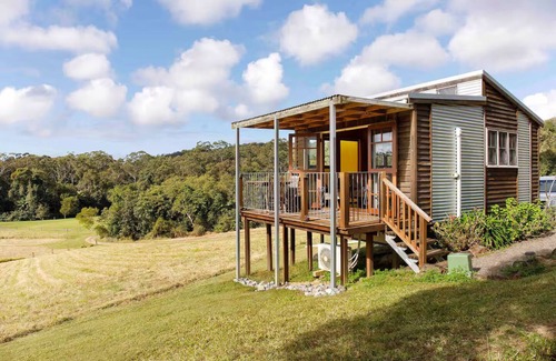 Verrierdale Cabina | Shanti Cabin: Private Hinterland Retreat w/ Porch, AC & Kitchenette Near Noosa