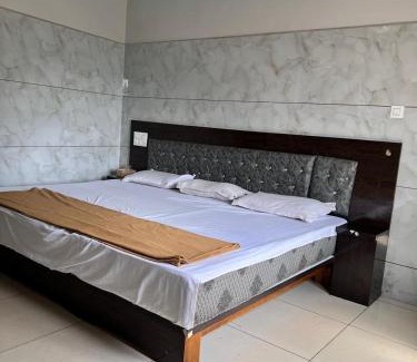 Murudeshwara Hotel | Shanti Nivas Homestay