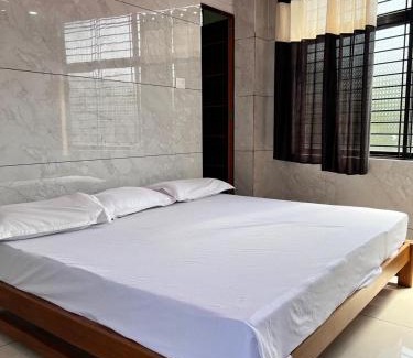 Murudeshwara Hotel | Shanti Nivas Homestay