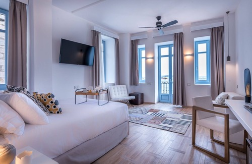 Ermoupoli Casa | Shapes Luxury Suites