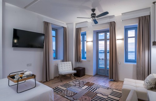Ermoupoli Casa | Shapes Luxury Suites