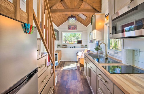 Lone Star Cabaña | Shared Dock & Lake Access: Daingerfield Tiny Home