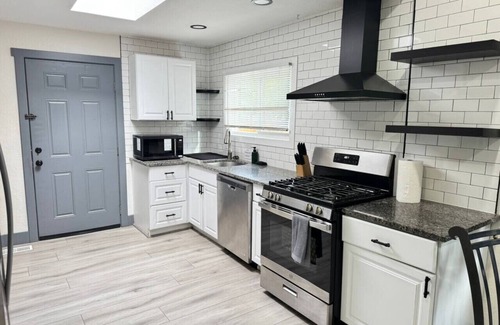 Barnum West Cabina | Shared Room near Downtown Denver & Lake (Room 4)