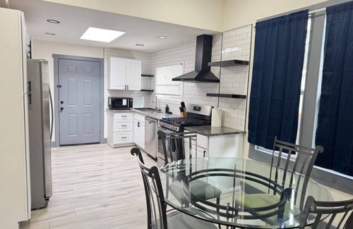 Barnum West Cabina | Shared Room near Downtown Denver & Lake (Room 4)