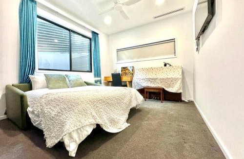 Bardon Casa | SHAREHOUSE 2bedroom-Retreat at Bardon