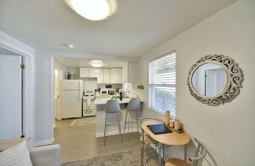 Mount Shasta Cabaña | Hermosa Shasta Bella Cottage. Mascotas bienvenidas