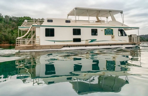 Lakehead Alquiler De Eote | Shasta Marina en la casa flotante Packers Bay Mirage II