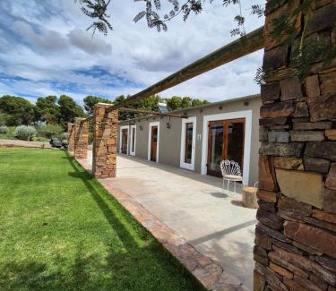 Beaufort West Casa | Shearers Cottage Unit B - Farm Stay