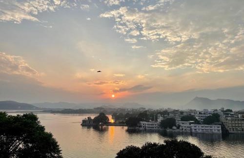 Udaipur City Centre Hotel | Sheeshmahal By Oladar