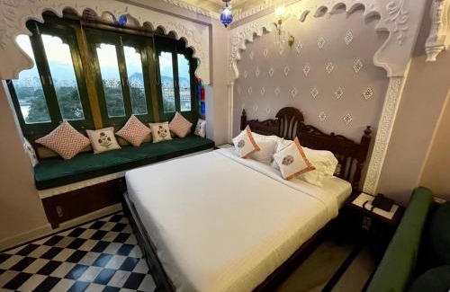 Udaipur City Centre Hotel | Sheeshmahal By Oladar