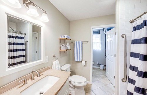 Shelbyville Cabaña | Shelbyville Lakefront Home w/ Furnished Patio!