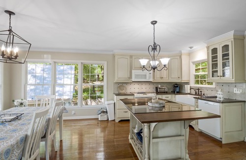 Jasper Casa | Sheltered Cove: 4 BR, 3 BA House in Jasper, Sleeps 12