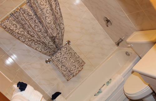 Wiarton Hotel | Shenstone Motor Inn & Restaurant