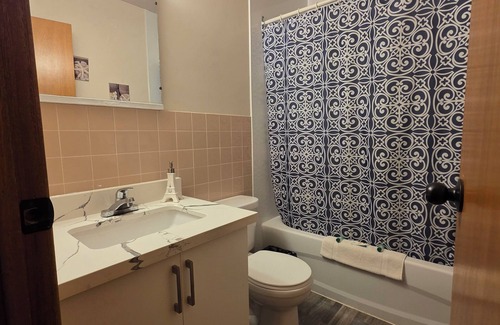 Wiarton Hotel | Shenstone Motor Inn & Restaurant