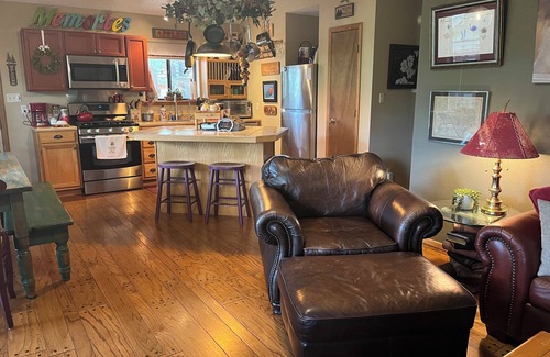 Cloudcroft Cabina | Retiro de artistas de Shep y "Bunkhouse"