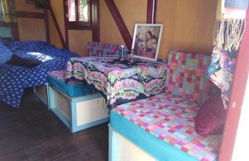 Vojnic Otro | Shepherd's hut in nature