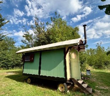 Vojnic Otro | Shepherd's hut in nature
