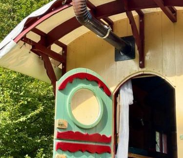 Vojnic Otro | Shepherd's hut in nature