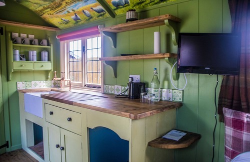 Durrington Apartamento | Cabaña del Pastor-Familiar-Baño privado con ducha-Vista al campo-Shepherds Hu...