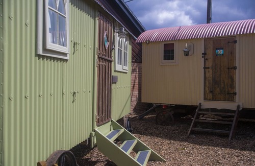 Durrington Apartamento | Cabaña del Pastor-Familiar-Baño privado con ducha-Vista al campo-Shepherds Hu...