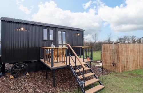 Aubourn Casa | Shepherds Hut - Oak
