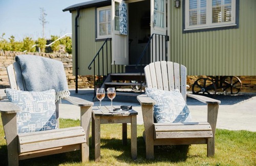 St Merryn Cabina | Shepherds Huts at The Cornish Arms