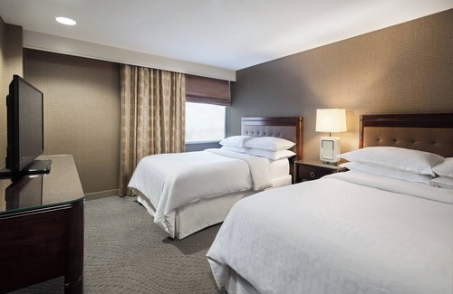 Moon Township Hotel | Sheraton Pittsburgh Airport Hotel