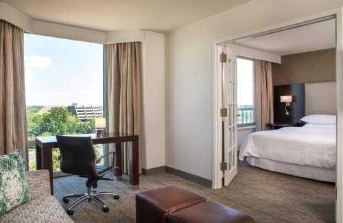 Elk Grove Village Hotel | Sheraton Suites Chicago Elk Grove