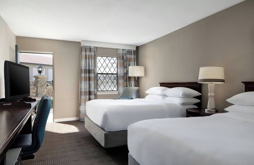 Maryland Heights Hotel | Sheraton Westport Chalet Hotel St. Louis