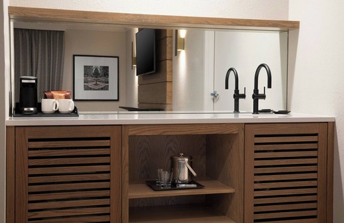 Maryland Heights Hotel | Sheraton Westport Chalet Hotel St. Louis