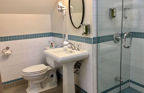 Port Carling Hotel | Sherwood Inn