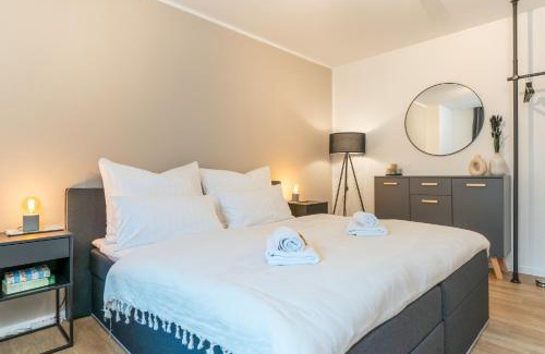 Guetersloh Apartamento | SHINY HOMES - City Center with Parking Place