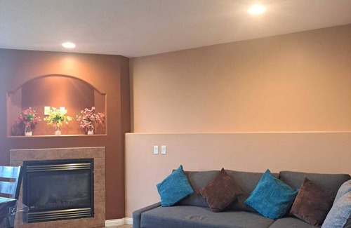 Northeast Edmonton Casa | 𝐬𝐡𝐢𝐧𝐲 𝐰𝐚𝐥𝐤𝐨𝐮𝐭 2 bed room 𝐬𝐮𝐢𝐭e (pet friendly)