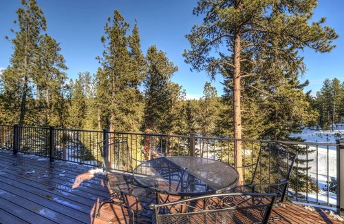 Nemo Cabina | Shiprock Cabin - Modern 3 Bedroom 3. Cabina de 5 baños con mesa de fuego