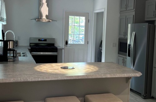 Galloway Cabina | Shire House vibrant spacious cabin safe family pet friendly fire pit trails fish