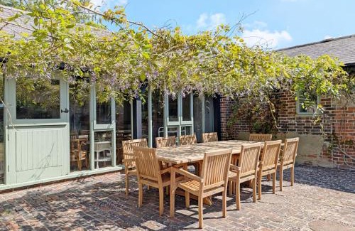 Westbourne Casa | Shires Barn Farmhouse - Westbourne