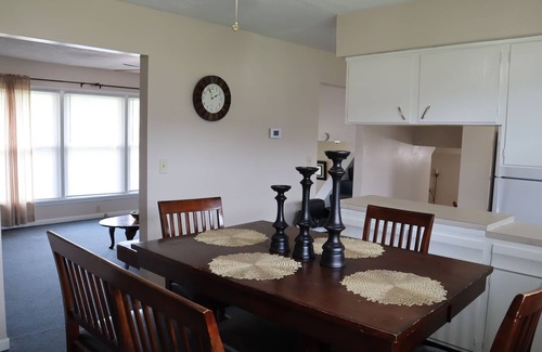 Shively Casa | Shively Split-Level Ranch