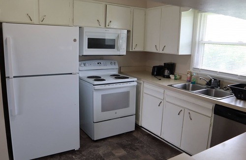 Shively Casa | Shively Split-Level Ranch