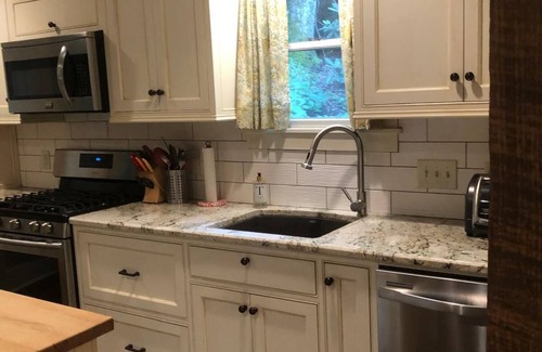 Blowing Rock Casa | Shoebox Cottage in Blowing Rock