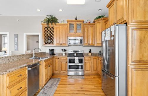 Ocean Isle Beach Casa | Shore 2 Please Brunswick Vacation Rentals Free Private heated pool