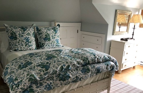 Northeast Harbor Casa | Shore front stunner/minutes from Acadia Nat’l Park