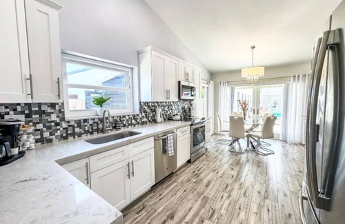 Lake Ida Shores Apartamento | Shore & More — 5BR home in the Heart of It All