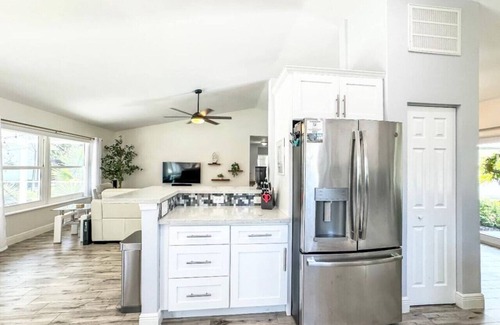 Lake Ida Shores Apartamento | Shore & More — 5BR home in the Heart of It All