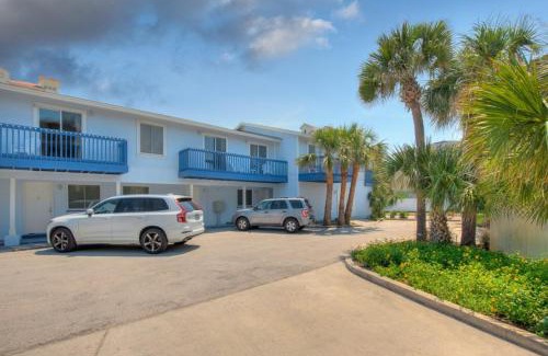 Jacksonville Beach Apartamento | Shore To Please Beach Oceanfront Patio Pet Friendly