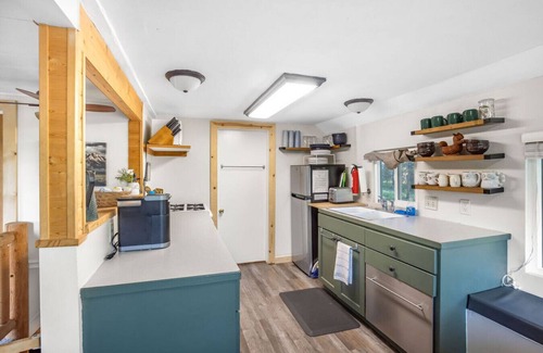 Island Park Cabina | Short Drive to West Yellowstone! Wooded Yard! Beautiful Views and Nearby Recreation!
