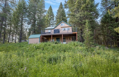 Island Park Cabina | Short Drive to West Yellowstone! Wooded Yard! Beautiful Views and Nearby Recreation!