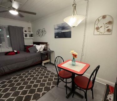 South Seminole Heights Casa | Short Walk to Raymond James Stadium