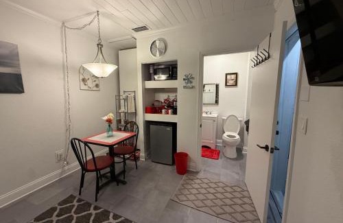 South Seminole Heights Casa | Short Walk to Raymond James Stadium