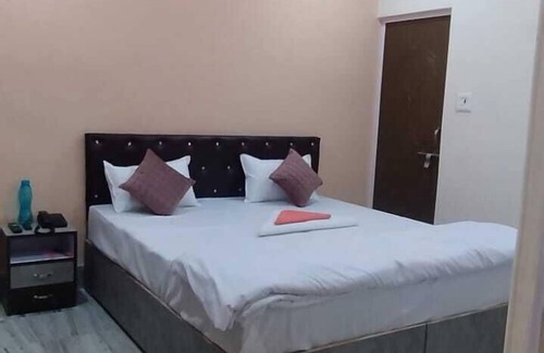 Lanka Hotel | Shree Guest House