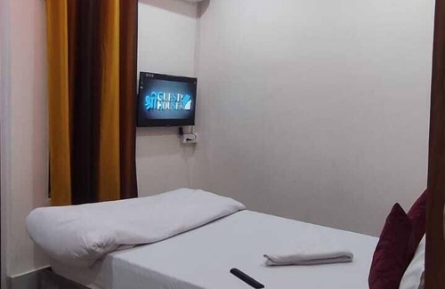 Lanka Hotel | Shree Guest House